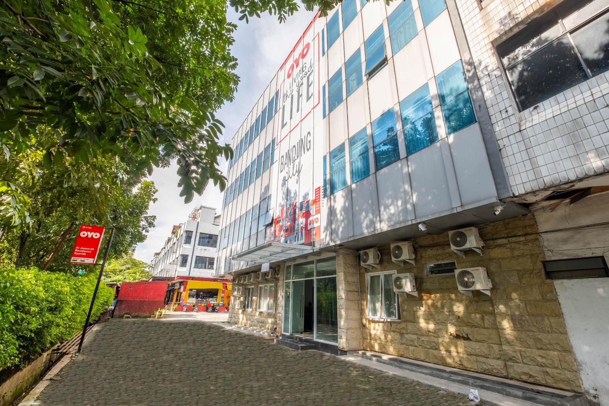 Oyo Living 2195 Al Jazeerah Residence Syariah Bandung Exterior photo